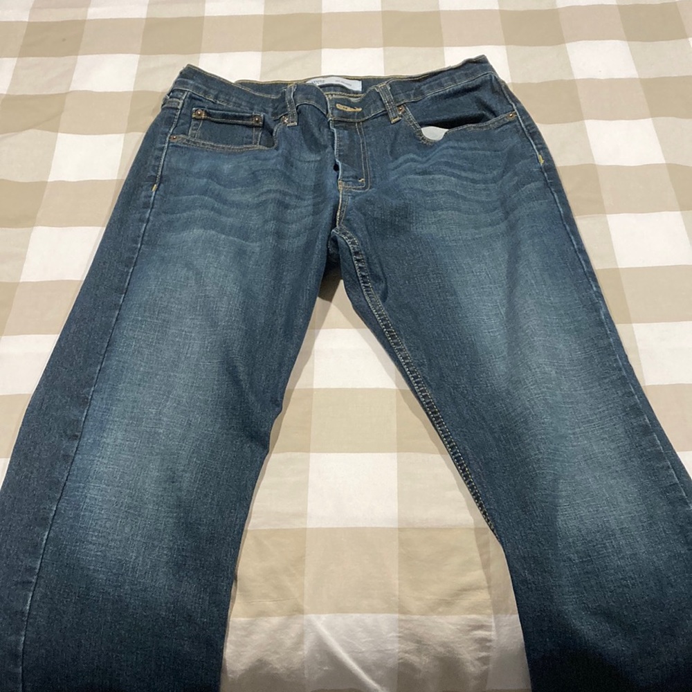 34 x 34 Levi S61 relaxed fit jeans.